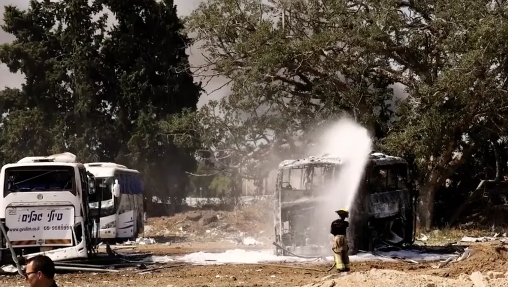 Một khu vực bị trúng tên lửa Iran ở miền Trung Israel. Ảnh: TIMES OF ISRAEL