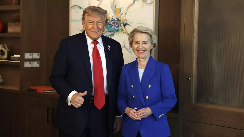 Tổng thống Mỹ Donald Trump và Chủ tịch Ủy ban châu Âu (EC) Ursula von der Leyen. Ảnh: EUROPEAN UNION 2025