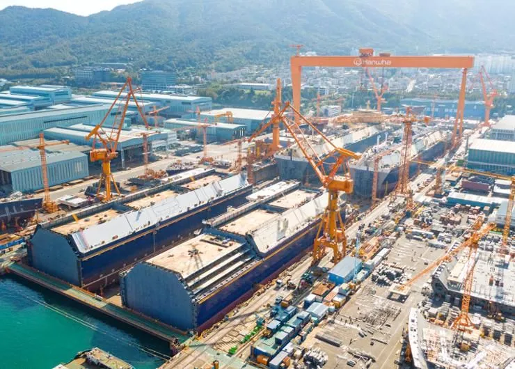 Xưởng đóng tàu Hanwa Ocean tại tỉnh Nam Gyeongsang (Hàn Quốc). Ảnh: KOREA TIMES 