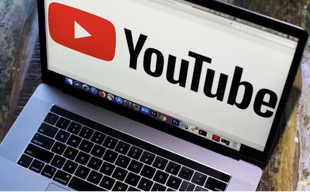 YouTube gặp sự cố gián đoạn hoạt động trong ngày 18-2. Ảnh: ANGELA LANG/CNET