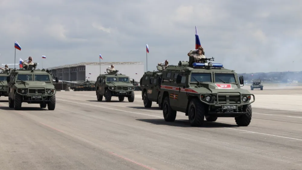 Lực lượng quân đội Nga tại căn cứ không quân Hmeimim. Ảnh: RUSSIA'S DEFENSE MINISTRY