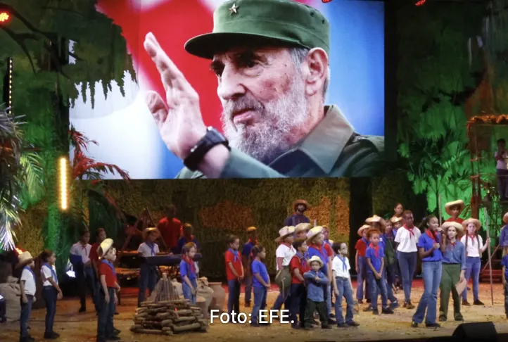Hoạt động kỷ niệm 100 năm ngày sinh Lãnh tụ Fidel Castro tại La Habana. Ảnh: EFE