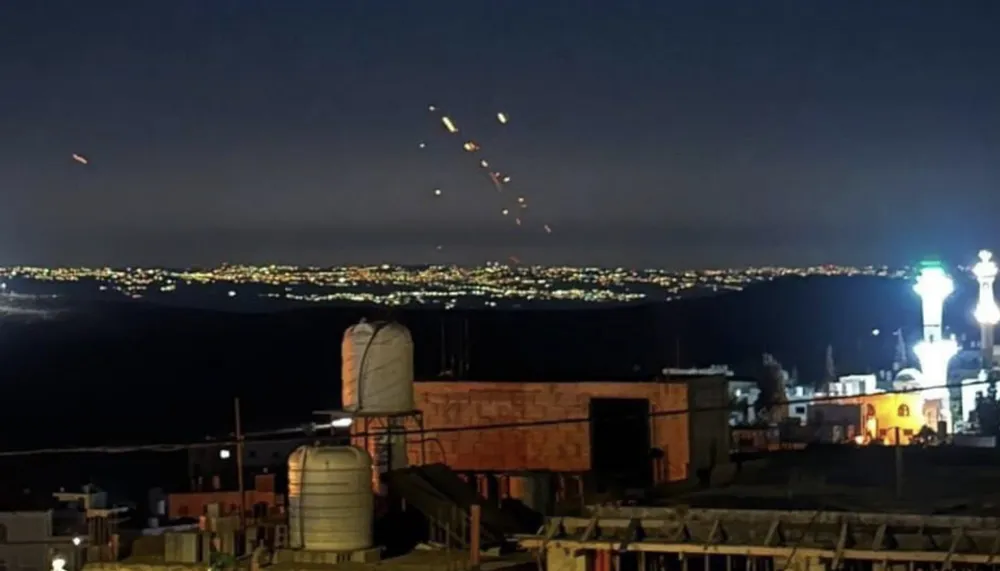 Tên lửa Iran không kích căn cứ của Mỹ ở Jordan. Ảnh: PRESS TV