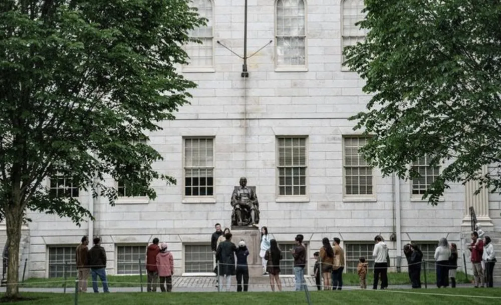 Khuôn viên Trường Đại học Cambridge, Massachusetts, Mỹ 