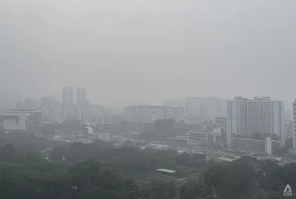 Khói mù bao phủ khu vực Ang Mo Kio, Singapore. Ảnh: CNA