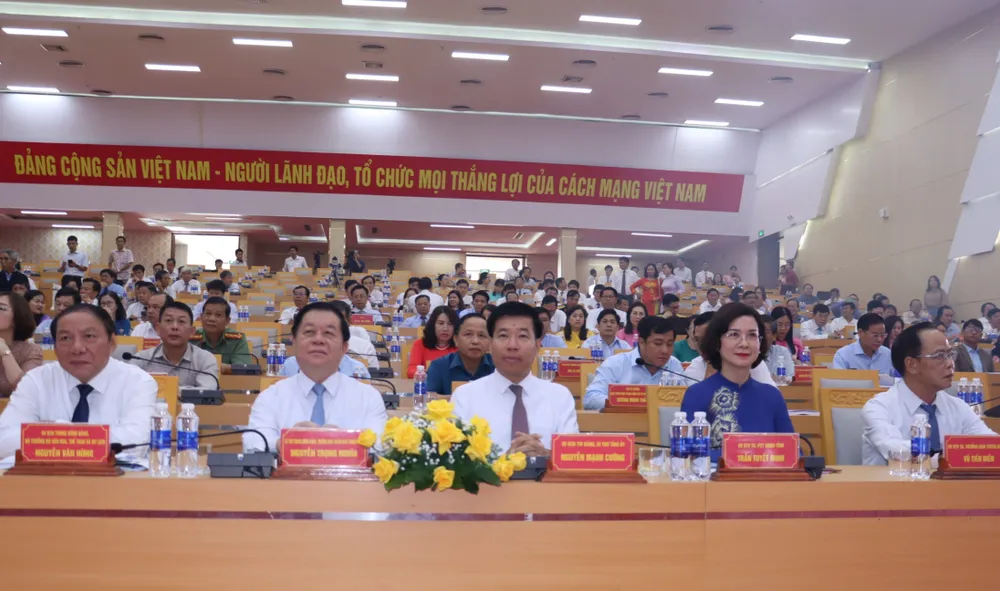 Các đại biểu tham dự hội nghị