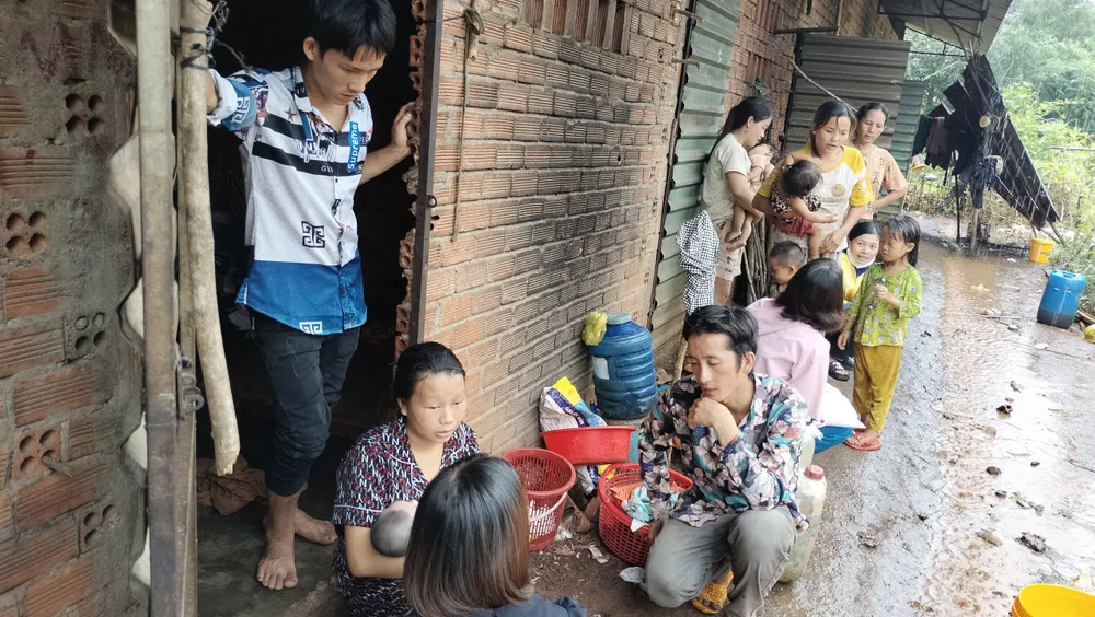 Nơi ở của bé trai L.A.V, (sinh ngày 3-7-2023, dân tộc Mông, tại khu tập thể Nông trường cao su Lam Sơn 1, ấp Lam Sơn, xã Tân Phước, huyện Đồng Phú) được xác định mắc bệnh uốn ván sơ sinh