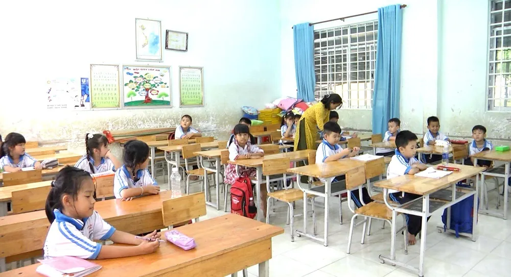 Lớp 1.2 Trường Tiểu học Tân Xuân B, phường Tân Xuân, TP Đồng Xoài có sĩ số 34 em thì hơn nửa lớp phải nghỉ học vì mắc bệnh đau mắt đỏ