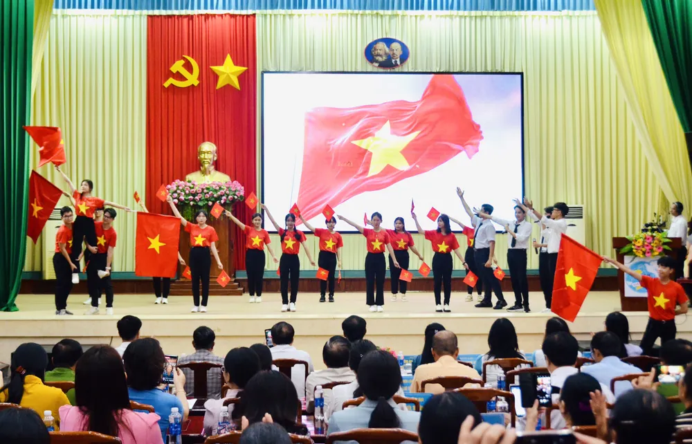 Một tiết mục văn nghệ tại chương trình Một tiết mục văn nghệ tại chương trình