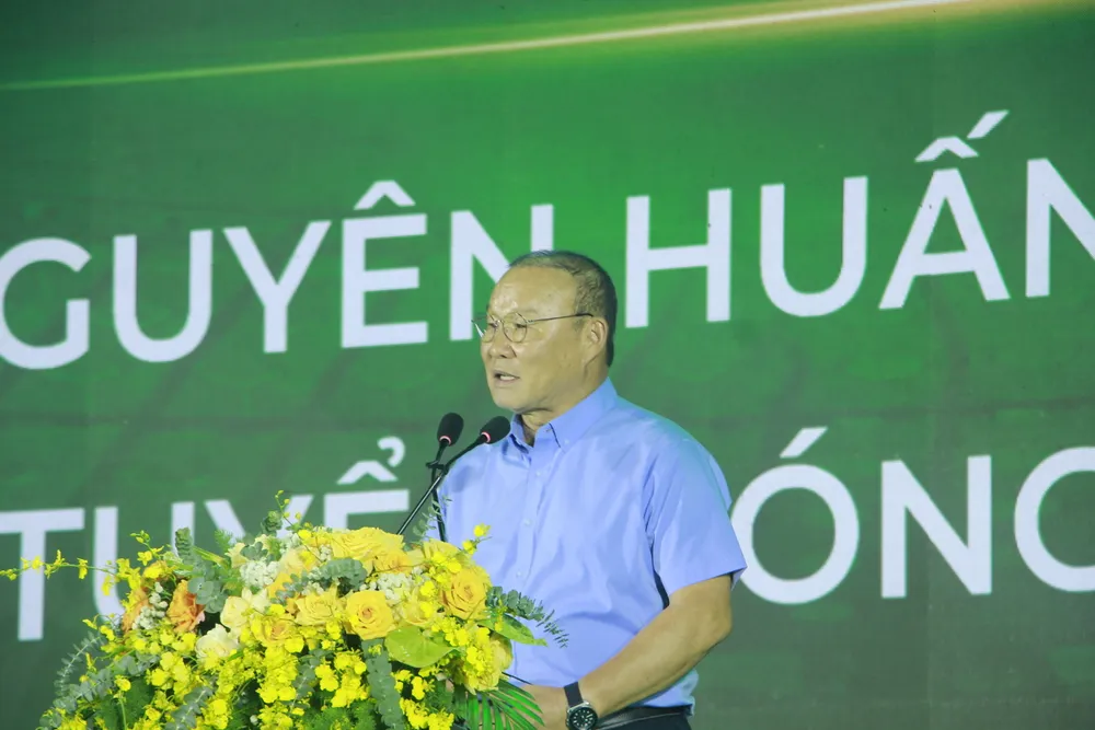 HLV Park Hang Seo phát biểu tại buổi lễ HLV Park Hang Seo phát biểu tại buổi lễ