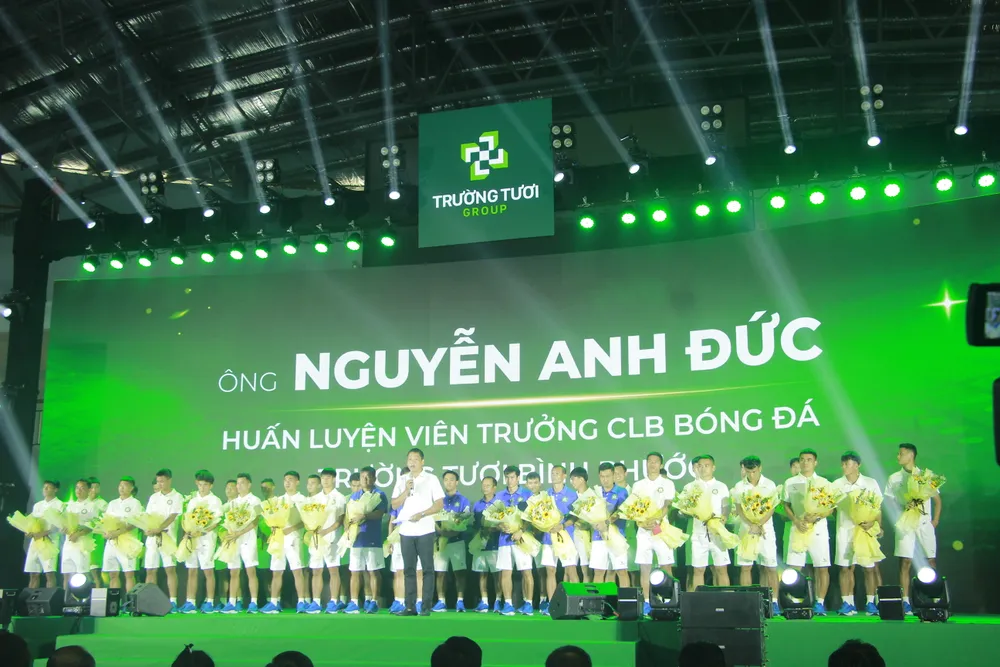 CLB Bóng đá Trường Tươi Bình Phước tại lễ xuất quân CLB Bóng đá Trường Tươi Bình Phước tại lễ xuất quân