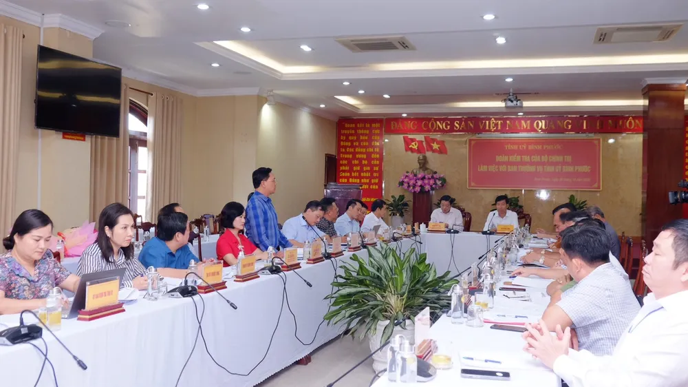 Các đơn vị trực tiếp được Đoàn kiểm tra 889 của Bộ Chính trị kiểm tra phát biểu tại buổi làm việc