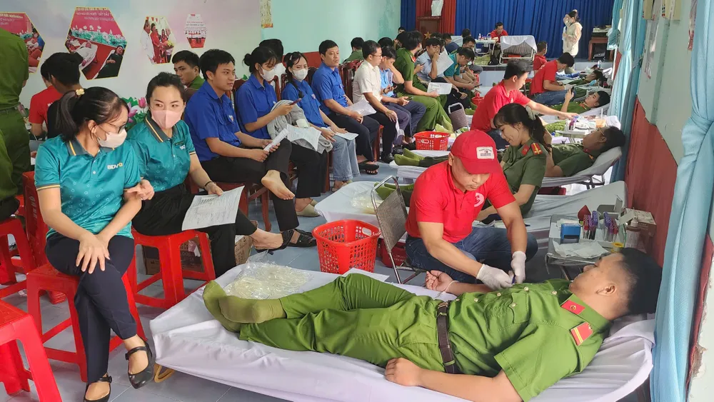 Bình Phước: Khai mạc Hành trình đỏ - Kết nối dòng máu Việt