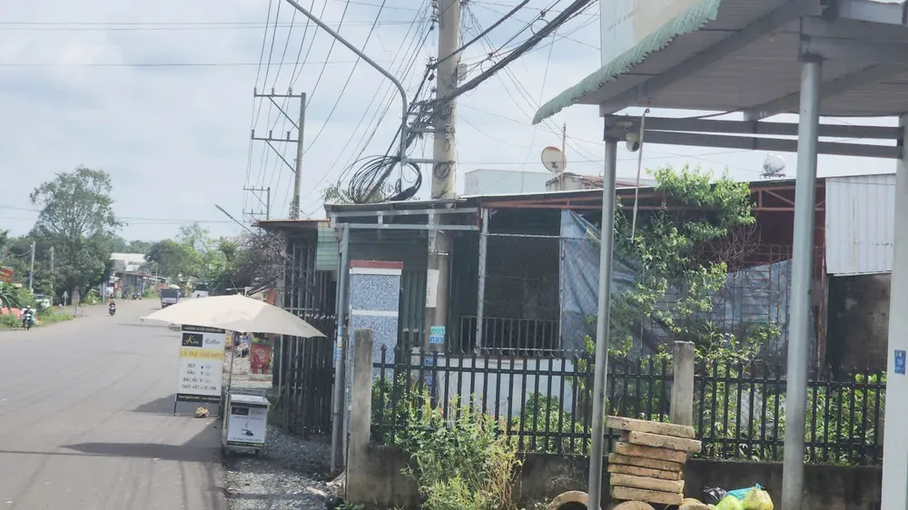 Tiến độ dự án mở rộng đường ĐT753, xã Đồng Tâm, tỉnh Đồng Nai (xã Tân Phước, huyện Đồng Phú, tỉnh Bình Phước trước đây) bị ảnh hưởng bởi hạ tầng lưới điện chưa được di dời