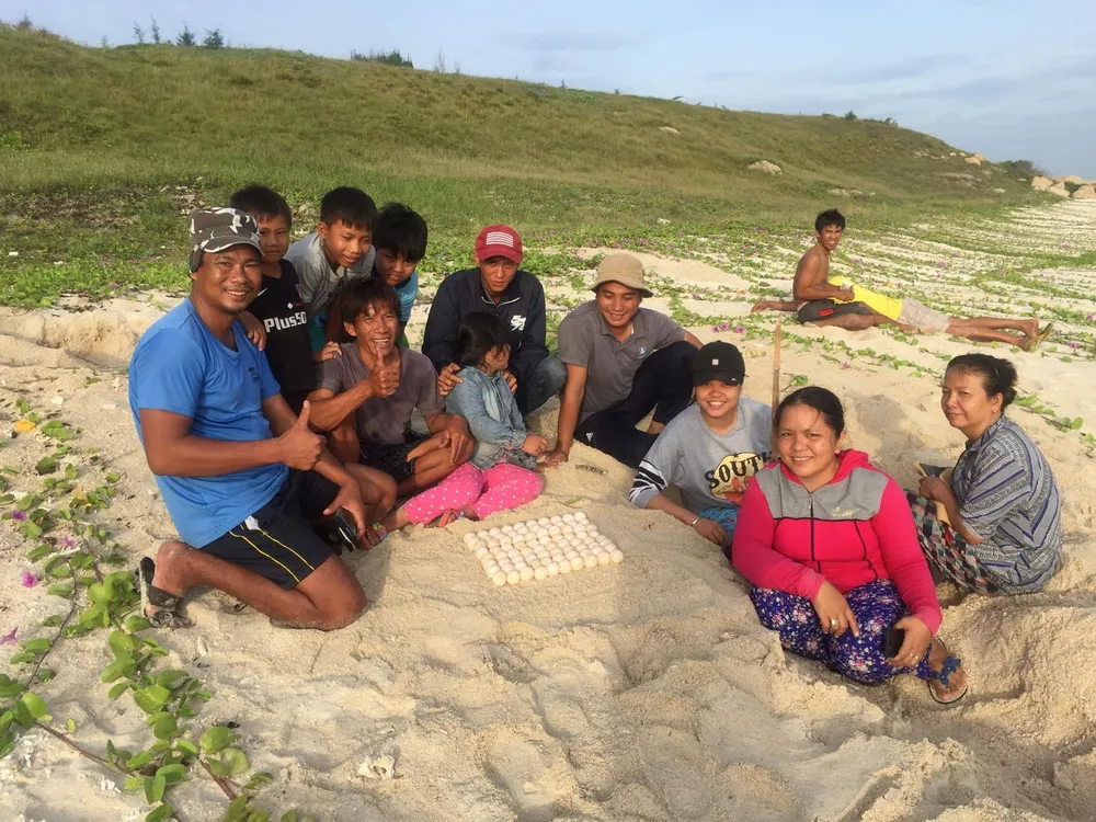 Rùa biển lại về Hòn Cau đẻ 82 trứng ảnh 4