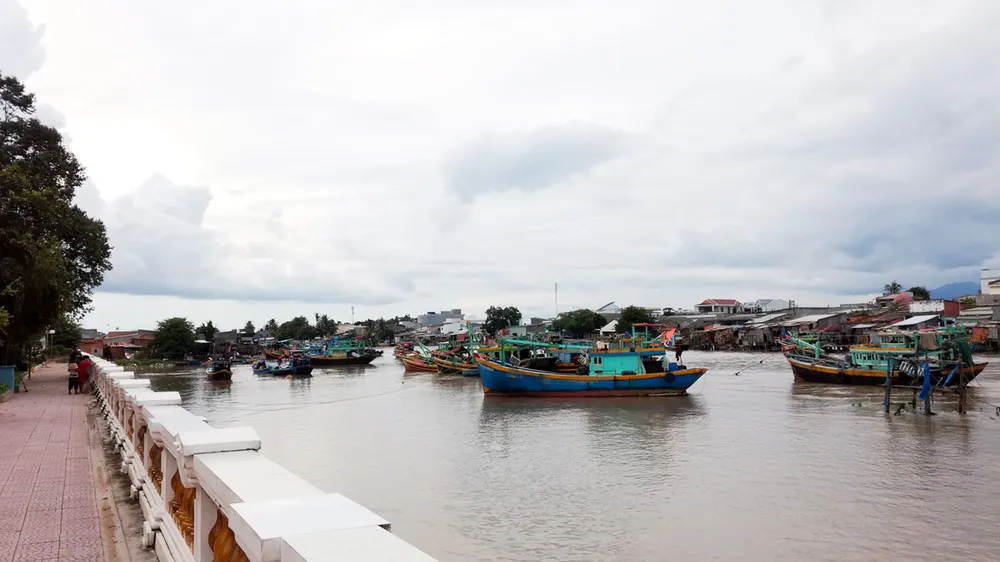 Khu vực nơi nạn nhân bị rơi xuống sông, mất tích