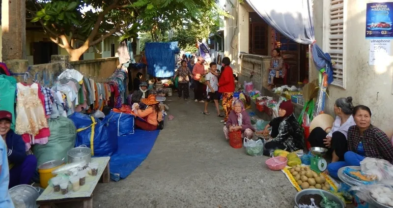 Đảm bảo cung ứng đủ nhu yếu phẩm cho đảo Phú Quý dịp Tết 2018 ảnh 1