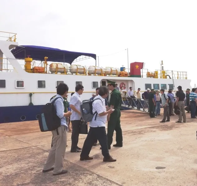 Đảm bảo cung ứng đủ nhu yếu phẩm cho đảo Phú Quý dịp Tết 2018 ảnh 2