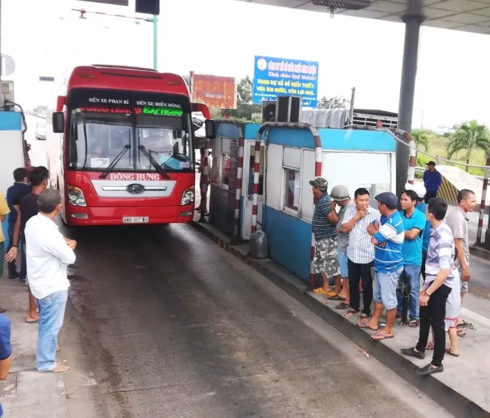 BOT Sông Phan lại “thất thủ”, xả trạm nhưng tài xế không di chuyển ảnh 1