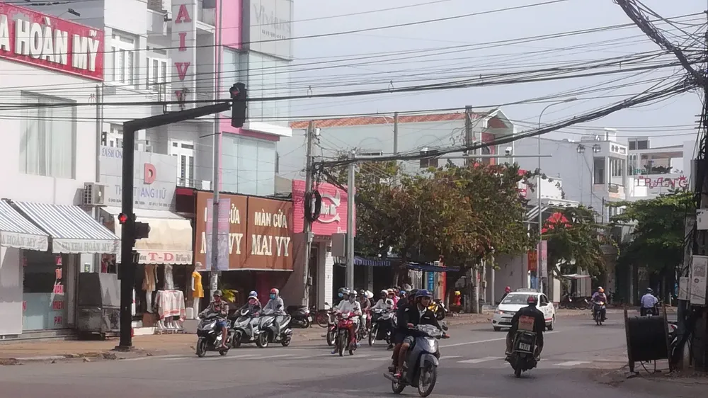 Cận ngày “phạt nguội” qua camera, người dân Phan Thiết vẫn thản nhiên vi phạm luật giao thông ảnh 3