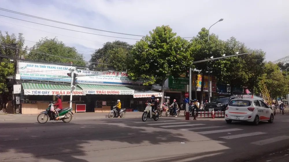 Cận ngày “phạt nguội” qua camera, người dân Phan Thiết vẫn thản nhiên vi phạm luật giao thông ảnh 4