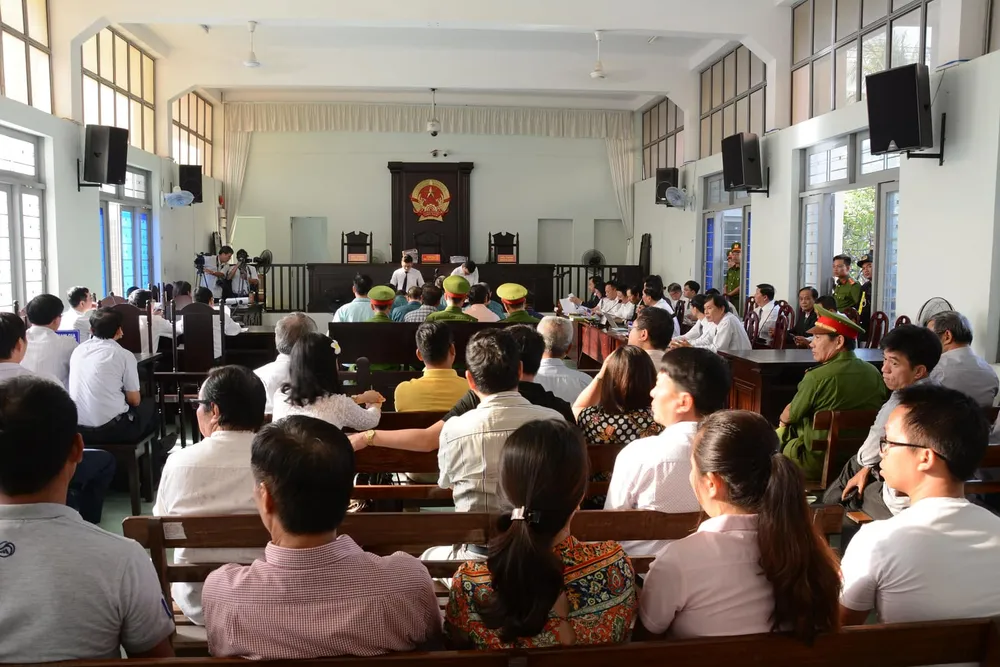 Xét xử vụ buôn lậu xăng dầu “khủng” nhất từ trước đến nay ảnh 1