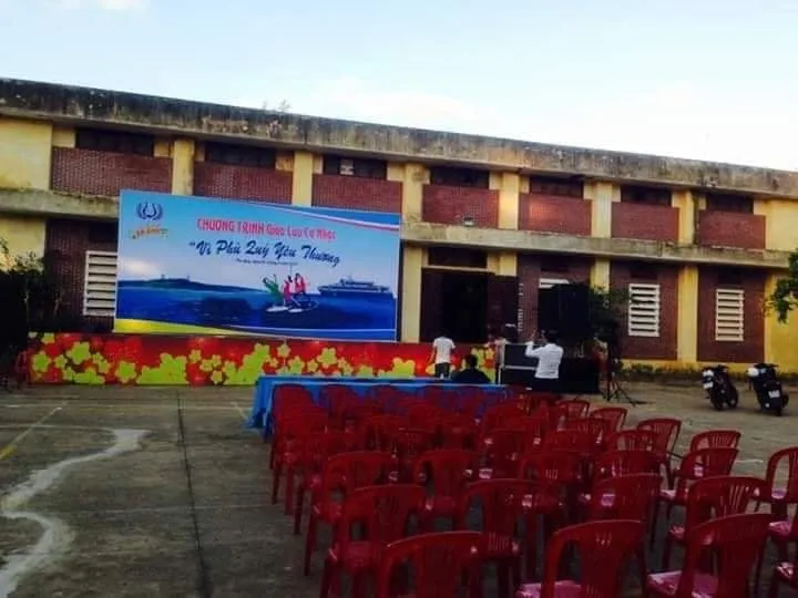 Dừng chương trình nghệ thuật có MC, ca sĩ hải ngoại ở đảo Phú Quý ảnh 1