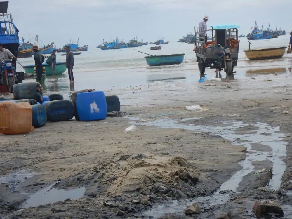 Ô nhiễm nghiêm trọng ở bãi Sau biển Mũi Né ảnh 7