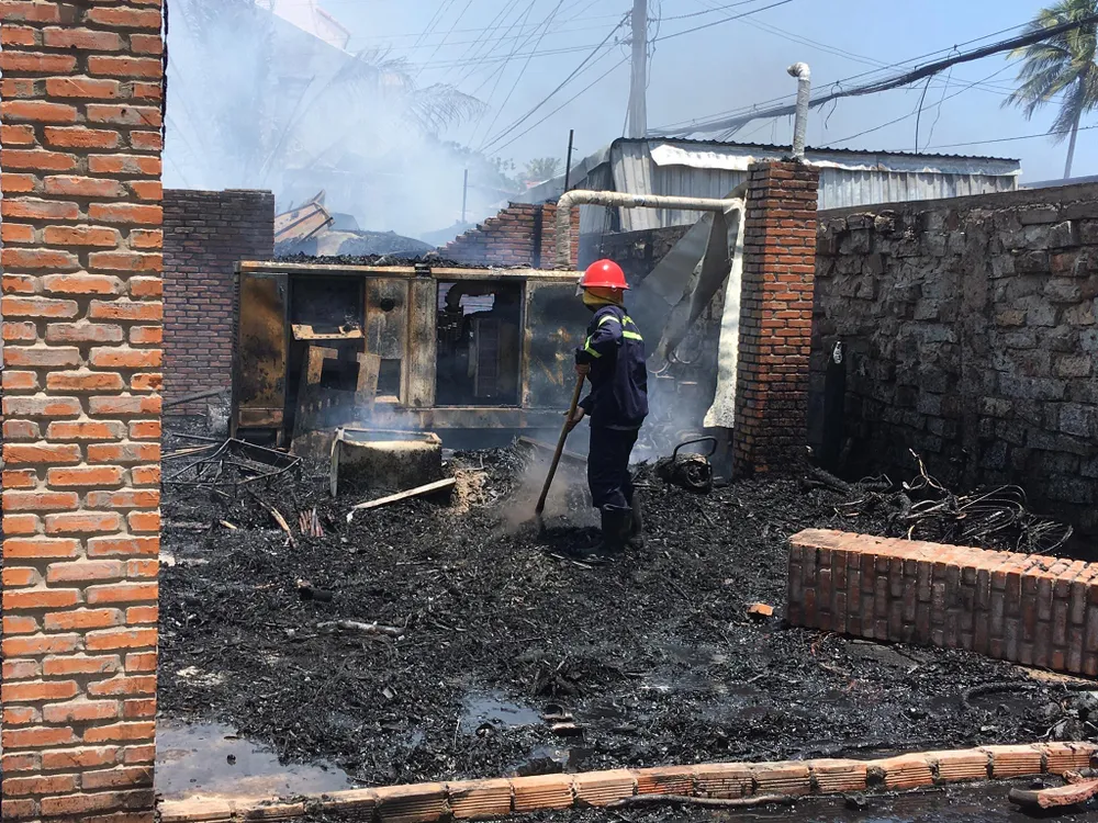 Cháy lớn thiêu rụi khu nhà hàng, quán bar ở “thủ đô” resort ảnh 2