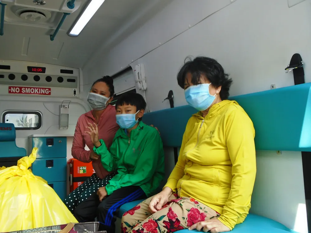 Hai người mắc Covid-19 cuối cùng ở tỉnh Bình Thuận ra viện ảnh 2