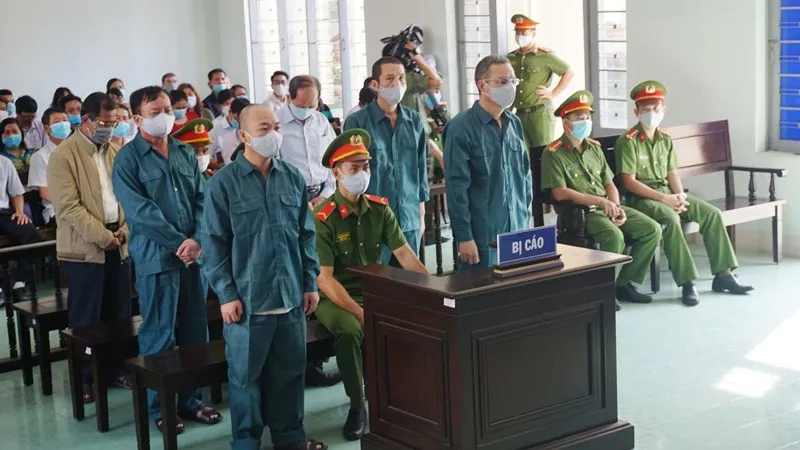 Tuyên án cựu Chủ tịch, cựu Phó Chủ tịch UBND TP Phan Thiết ảnh 1