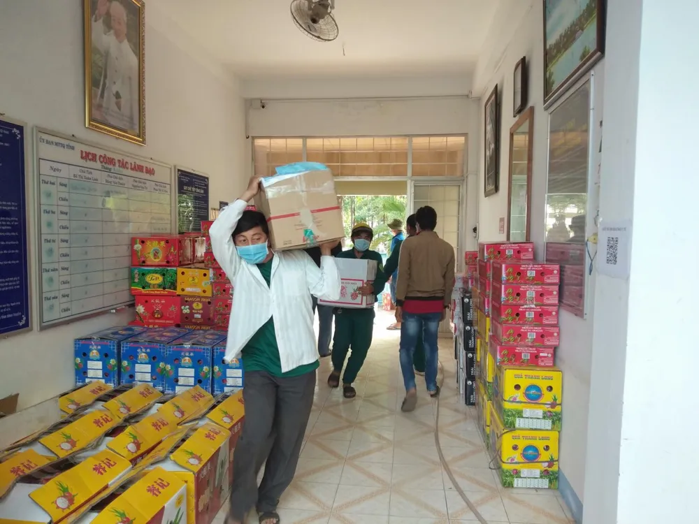 Bình Thuận đưa nước mắm, cá khô, thanh long,.. đến người dân TPHCM và tỉnh Bình Dương ảnh 1