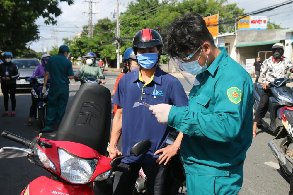 Từ ngày 24-8, yêu cầu người dân TP Phan Thiết không ra đường sau 18 giờ ảnh 1