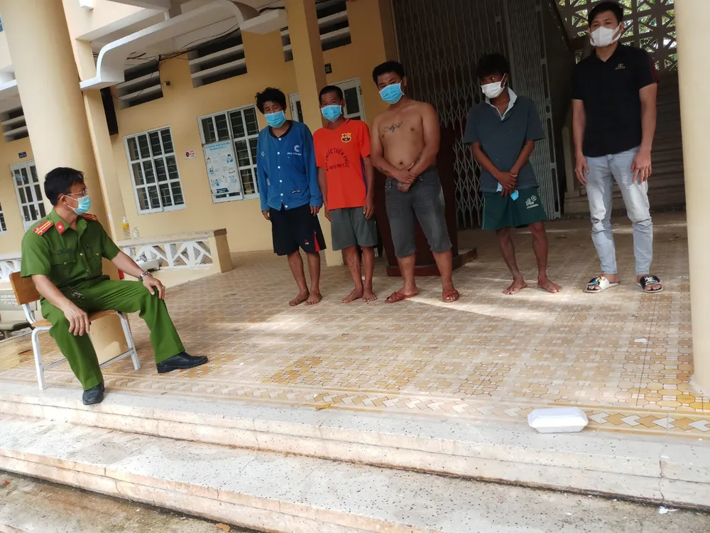 Không có việc hàng chục người trong khu cách ly bị đói ăn nên tụ tập, la hét, đòi rời khu cách ly ảnh 2