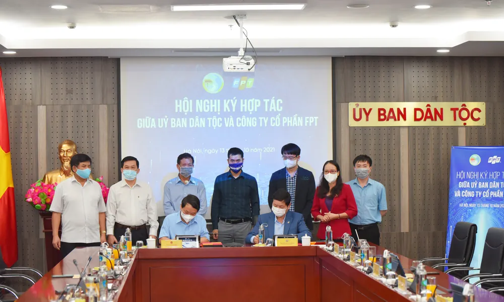 Ủy ban Dân tộc ký thỏa thuận hợp tác cùng Tập đoàn FPT về chuyển đổi số