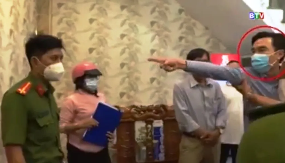 Kiểm tra, làm rõ đối tượng ăn nhậu trong mùa dịch, chỉ mặt công an quát “Mày công tác đội nào?“ ảnh 1