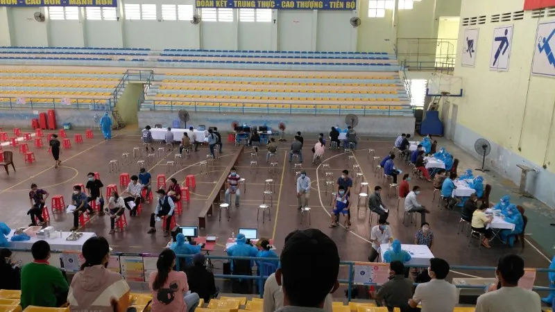 Thực hư chuyện 2 học sinh ở Bình Thuận được tiêm một lúc 2 mũi vaccine ảnh 1