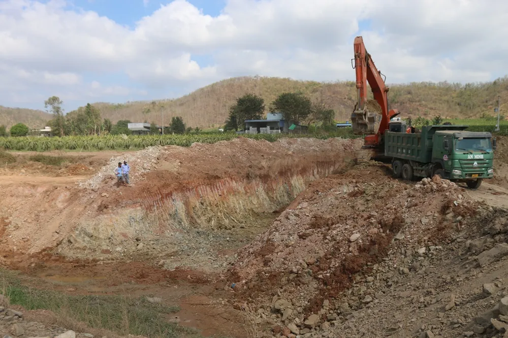 5.600 hộ dân bị ngưng cấp nước do ảnh hưởng thi công cao tốc Phan Thiết - Dầu Giây ảnh 3