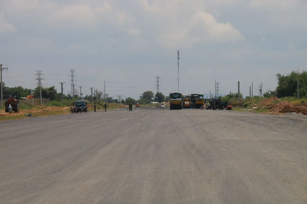 Bộ GTVT yêu cầu các nhà thầu cao tốc Phan Thiết - Dầu Giây thi công đảm bảo tiến độ ảnh 2