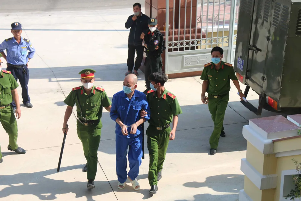 Sáng 7-3, bị cáo Phạm Văn Nam được dẫn giải tới tòa.