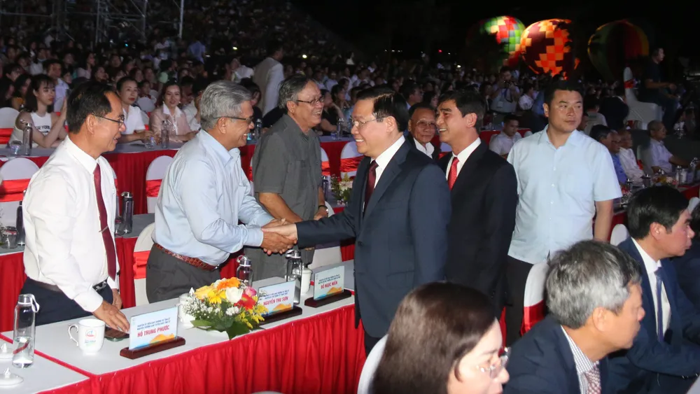 Chủ tịch Quốc hội Vương Đình Huệ tham dự Lễ khai mạc Năm Du lịch quốc gia 2023 "Bình Thuận - Hội tụ xanh"