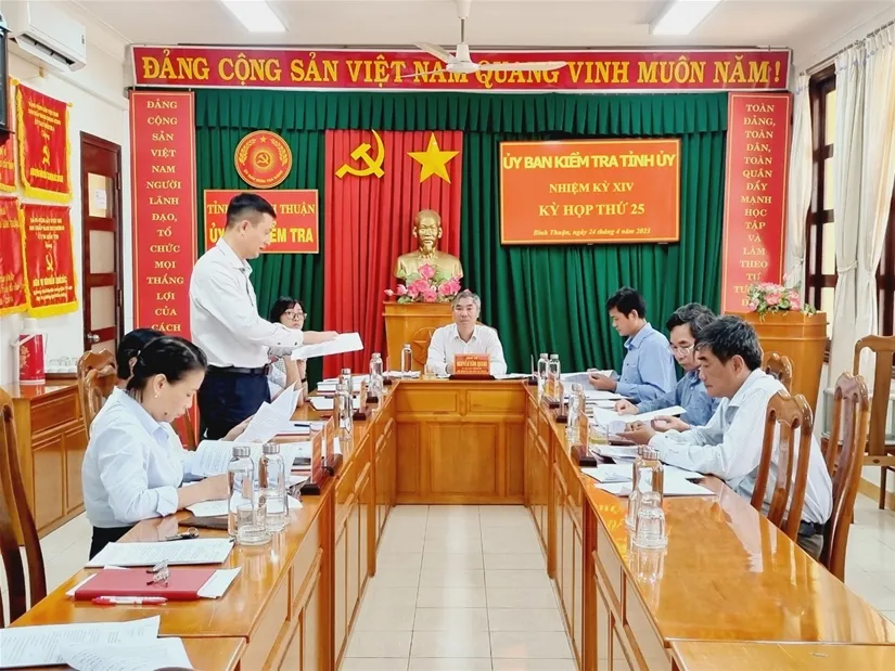 Ủy ban Kiểm tra Tỉnh ủy Bình Thuận họp xem xét, kỷ luật các đảng viên vi phạm. Ảnh: UBKT Bình Thuận