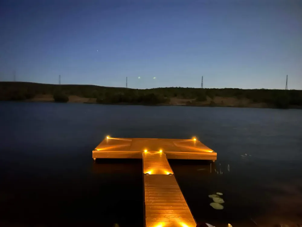 Buộc tháo dỡ cây cầu dẫn ra điểm check in khu vực hồ nước của thắng cảnh Bàu Trắng