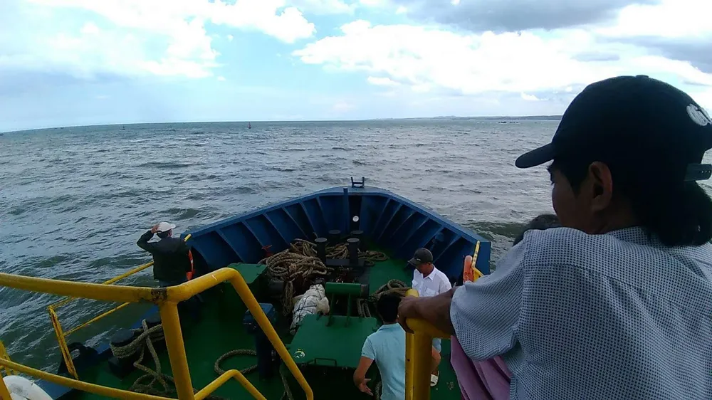 Tàu cao tốc ra đảo Phú Quý