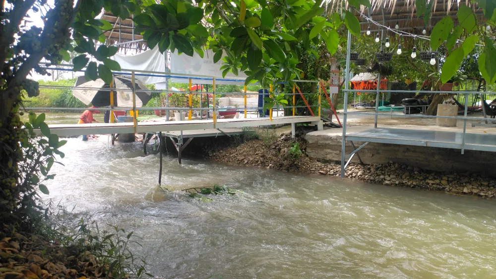 Khu sinh thái nhà vườn Tiến Đạt ngang nhiên xây dựng nhiều công trình không phép, tác động nghiêm trọng đến lòng sông Cái