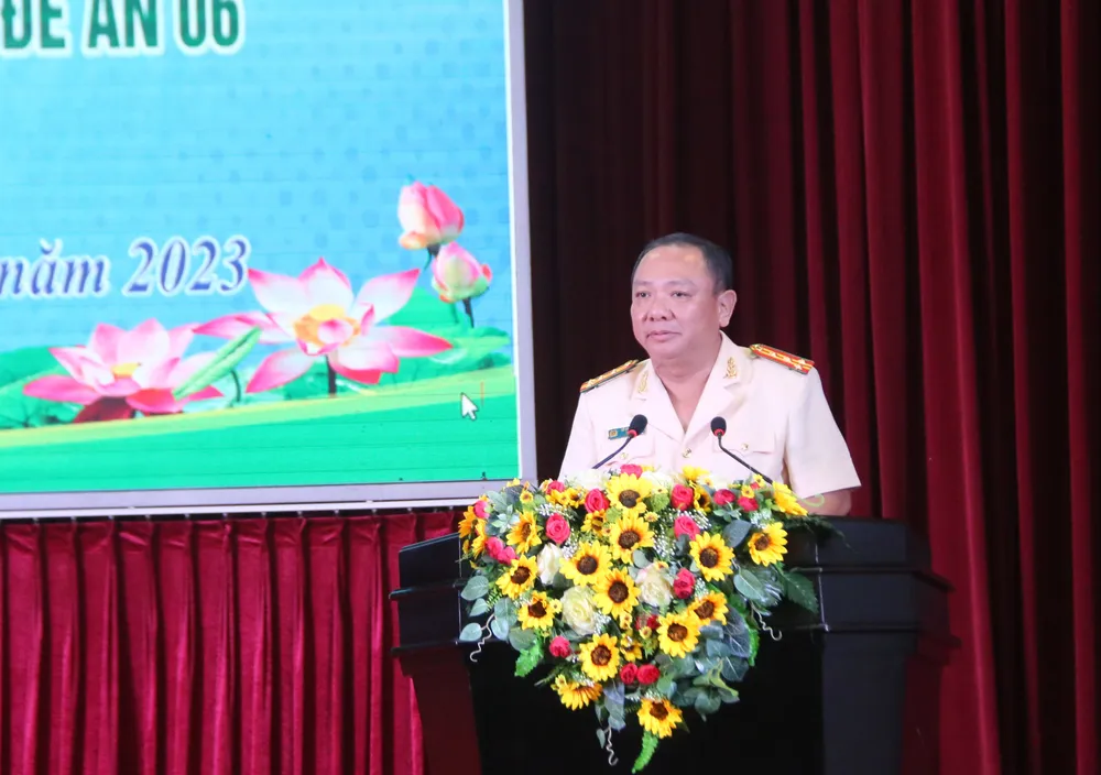 Đại tá Lê Quang Nhân, Giám đốc Công an tỉnh Bình Thuận phát biểu tại hội nghị