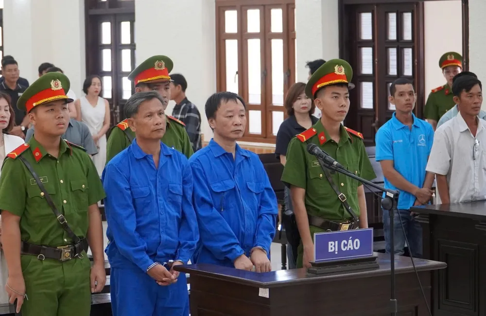 Các bị cáo nghe toà tuyên án