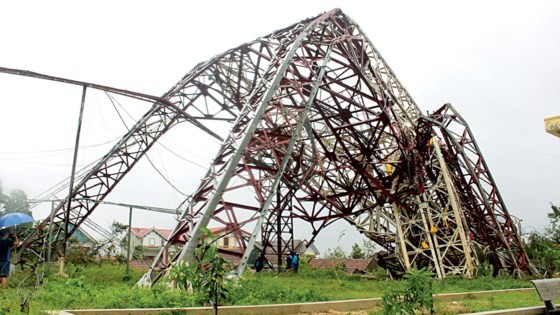 Prime Minister visits typhoon hit north central provinces ảnh 3