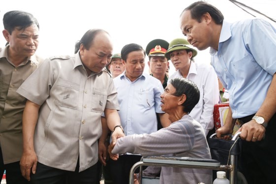 Prime Minister visits typhoon hit north central provinces ảnh 1