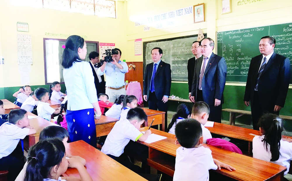 HCMC upholds, fortifies, develops special relationship with Lao Champasak ảnh 1